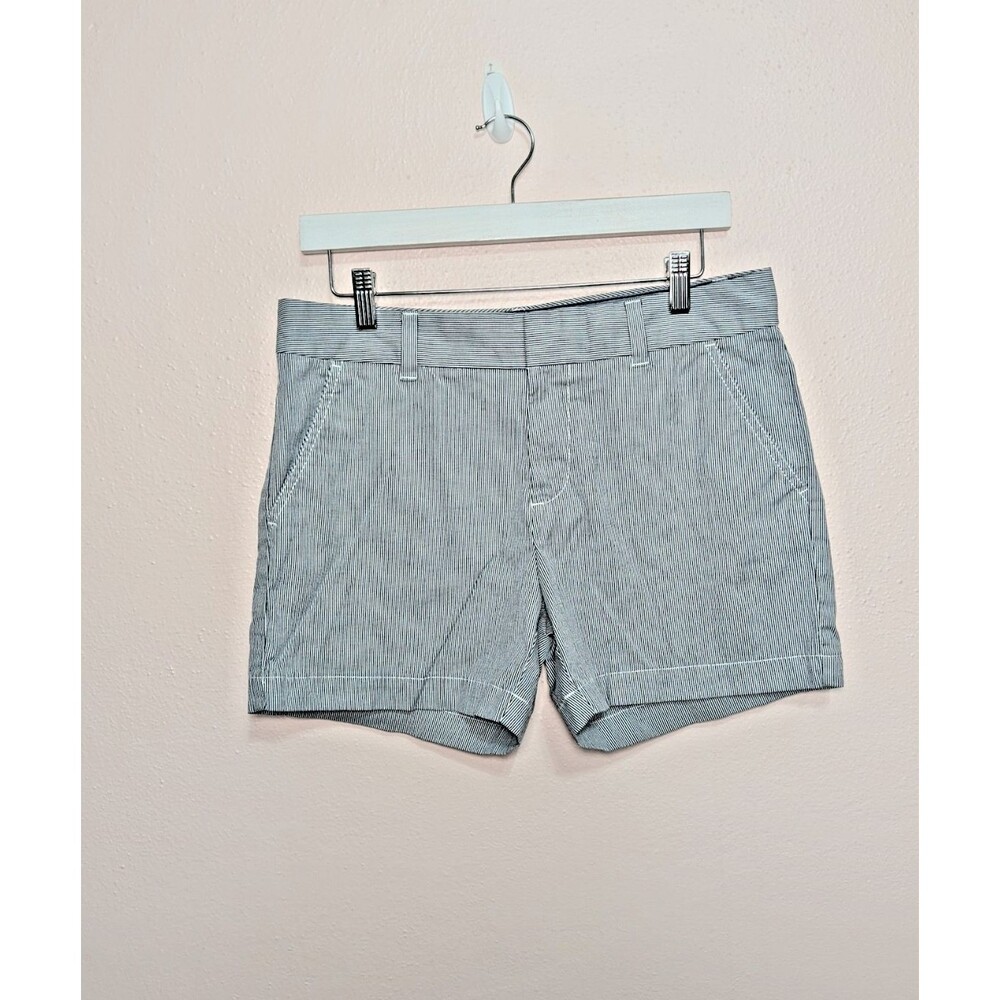 Tommy Hilfiger Blue White Pinstripe Shorts Womens 6 Flat Front Preppy Nautical - Picture 2 of 12